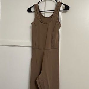 Setactive full length bodysuit size L but RUNS SMALL!